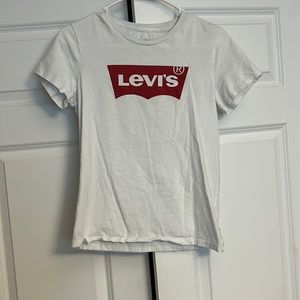 Women’s Levi T-shirt